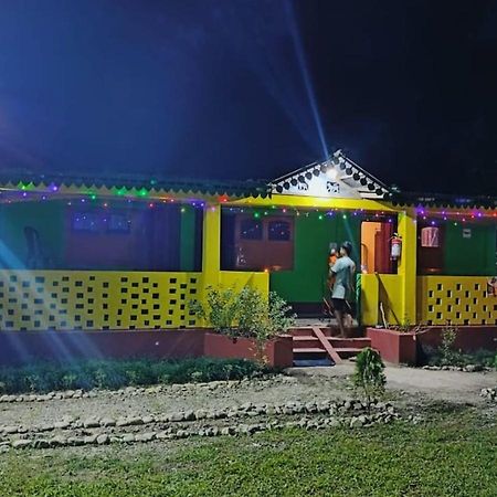Leo Jungle Retreat By Stayapart , Jaldapara Madari Hat Extérieur photo